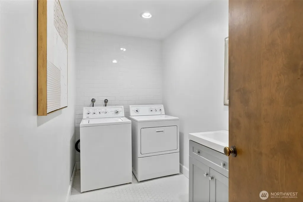 21845 NE 30th Place Sammamish WA 98074