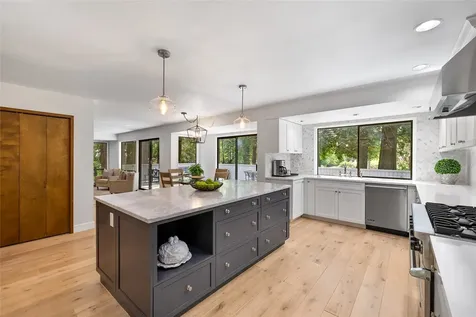 21845 NE 30th Place Sammamish WA 98074