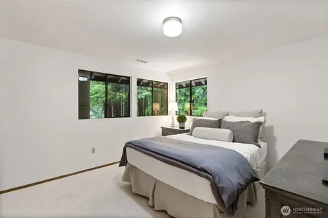 21845 NE 30th Place Sammamish WA 98074
