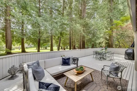 21845 NE 30th Place Sammamish WA 98074