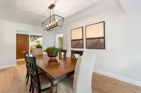 21845 NE 30th Place Sammamish WA 98074