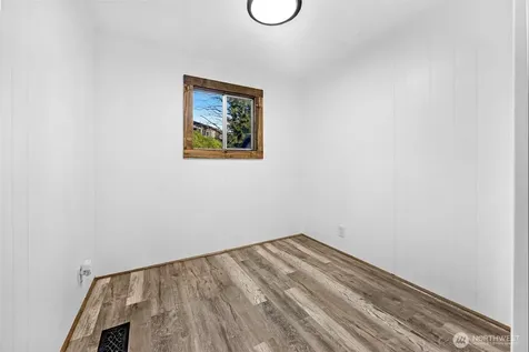 14322 Admiralty Way Lynnwood WA 98087