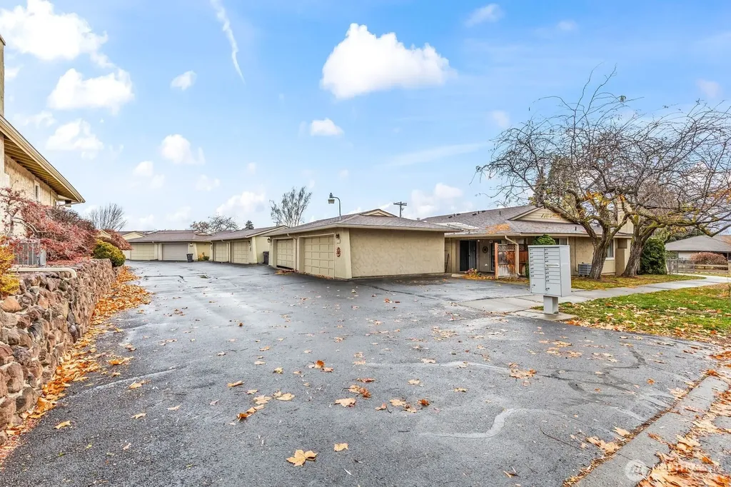 611 N 50th Avenue Yakima WA 98908