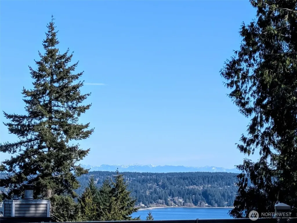 6494 Windward Place NW Bremerton WA 98312