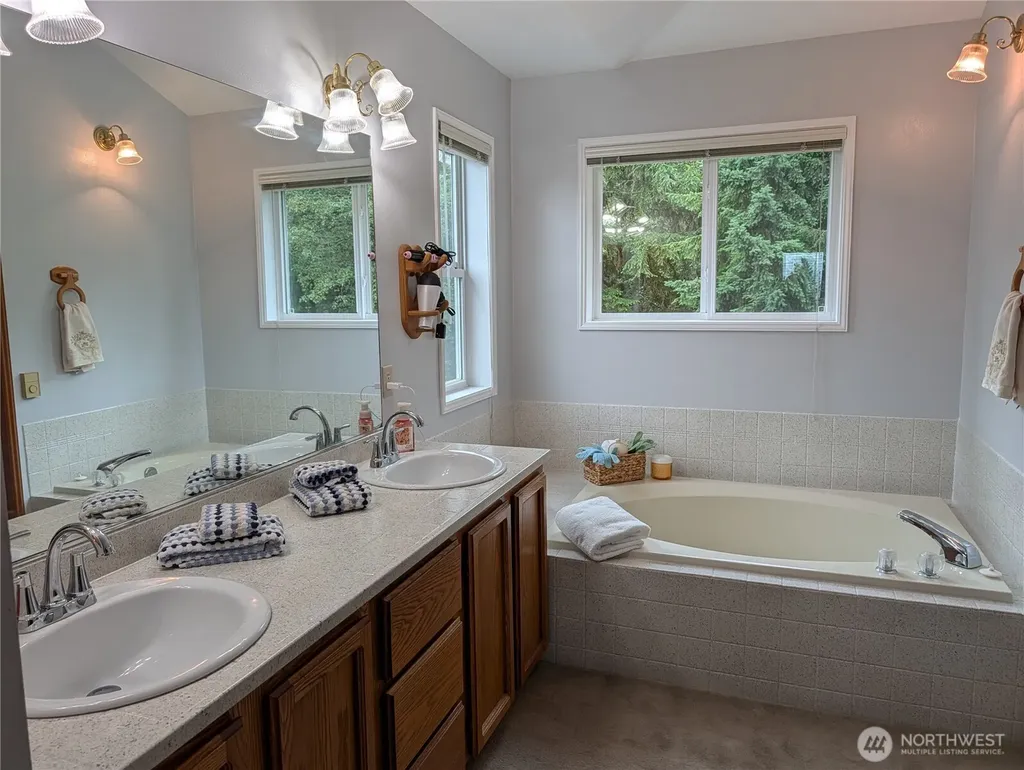 6494 Windward Place NW Bremerton WA 98312