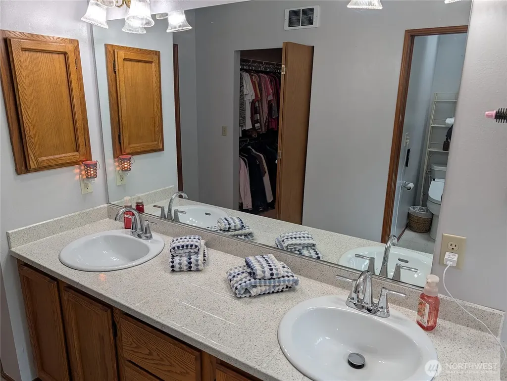6494 Windward Place NW Bremerton WA 98312