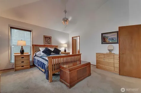 6494 Windward Place NW Bremerton WA 98312