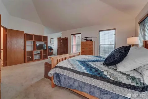 6494 Windward Place NW Bremerton WA 98312