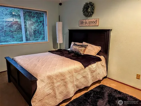 6494 Windward Place NW Bremerton WA 98312
