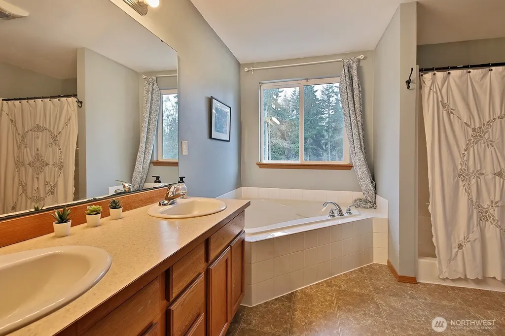 5180 Camelot Court Langley WA 98260