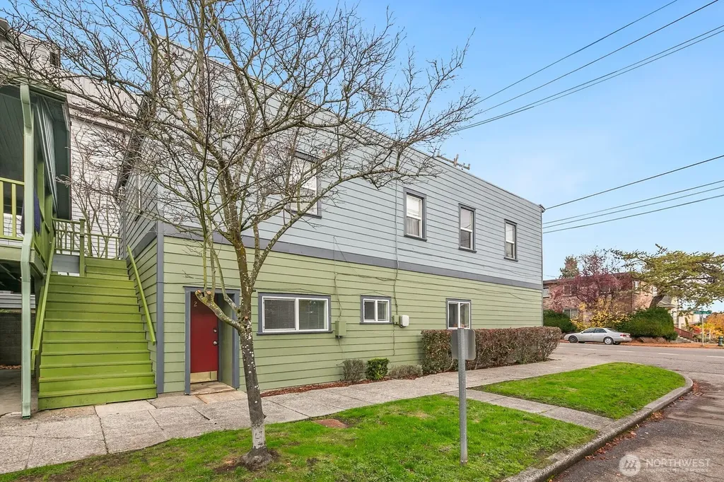 7103 Linden Avenue N Seattle WA 98103