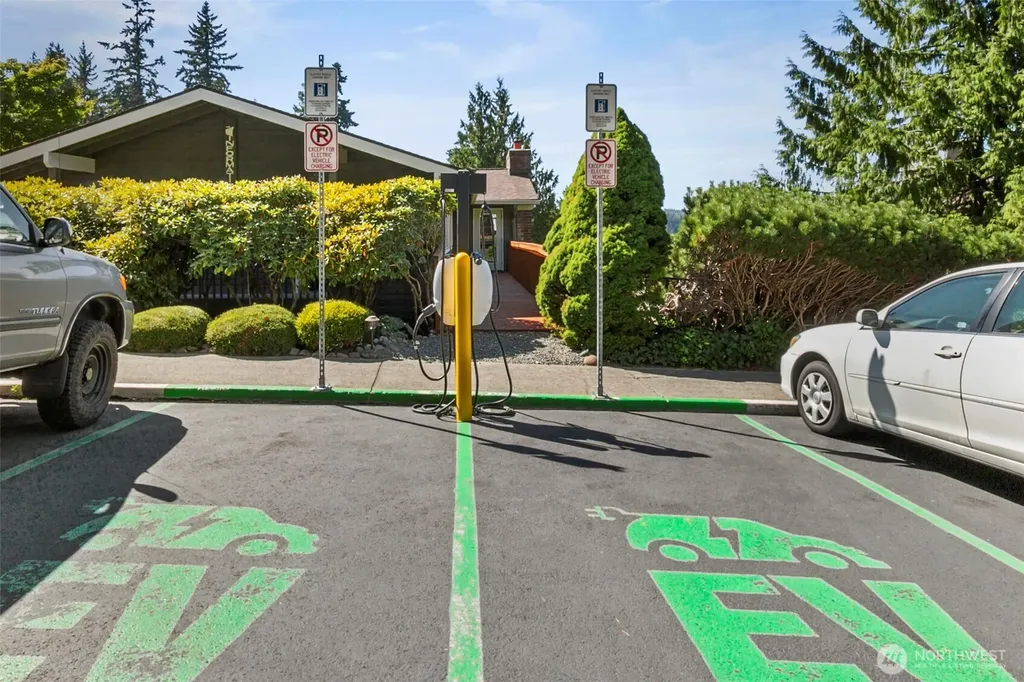 20026 Viking Crest Loop NE Poulsbo WA 98370
