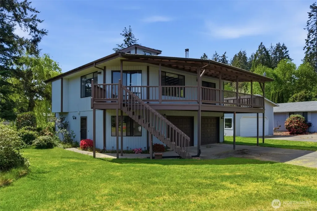 80 NE Brook Place Tahuya WA 98588