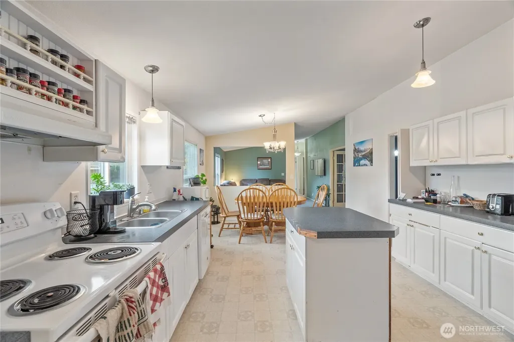 1614 Martin Street Elma WA 98541