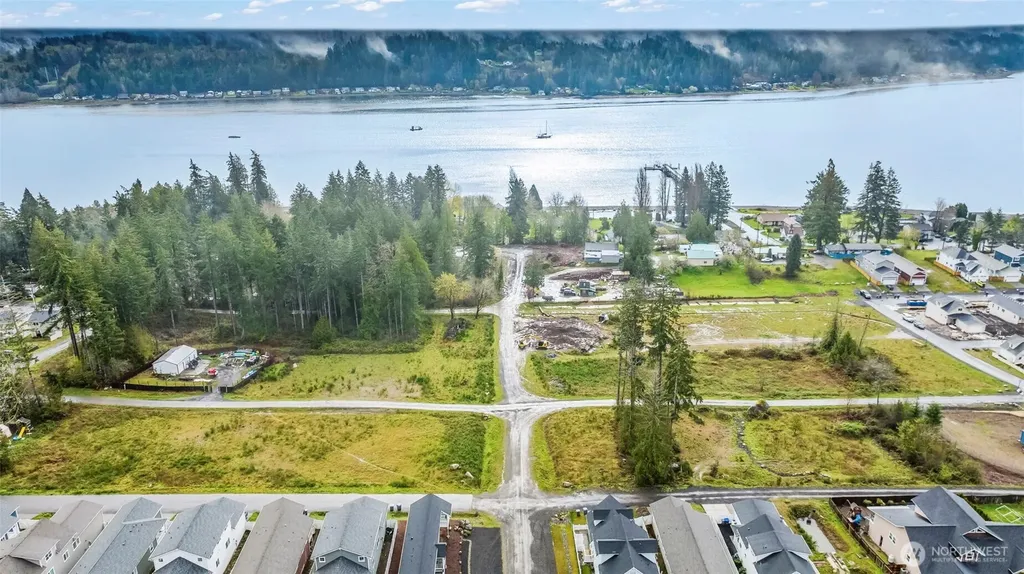 140 E Sullivan Street Allyn WA 98524