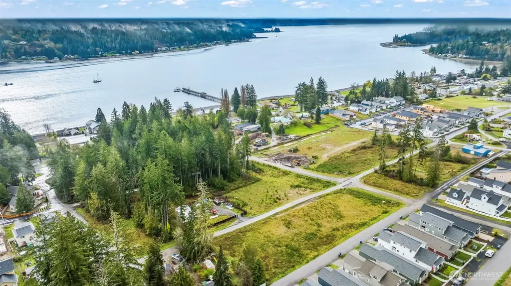 140 E Sullivan Street Allyn WA 98524