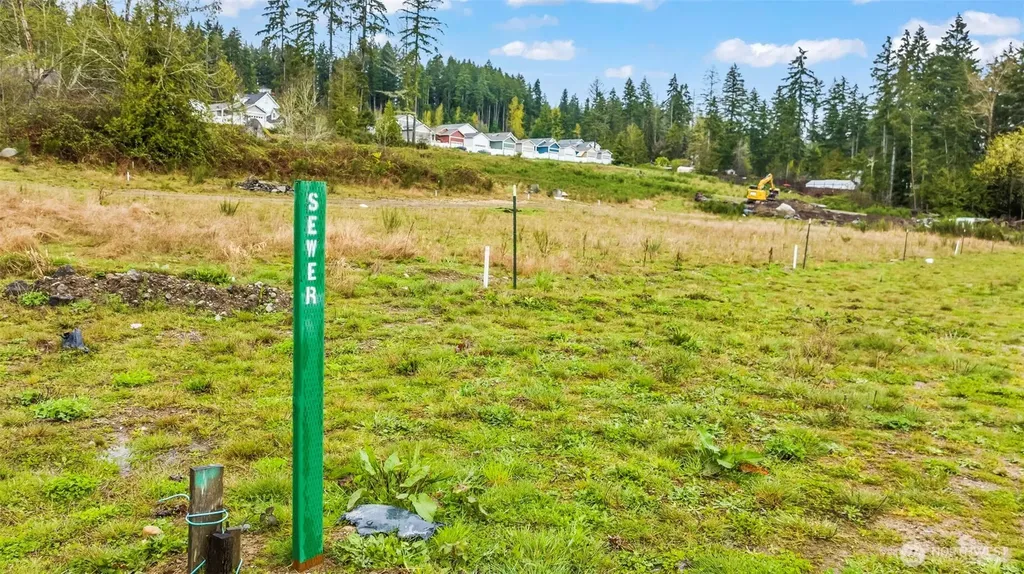 140 E Sullivan Street Allyn WA 98524