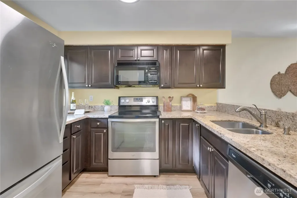 25035 98th Place S Kent WA 98030