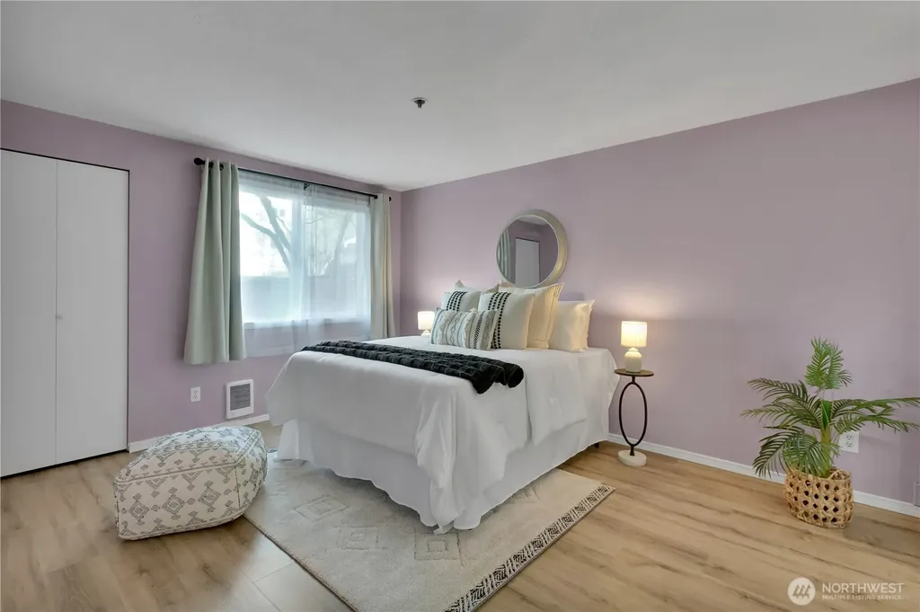 25035 98th Place S Kent WA 98030