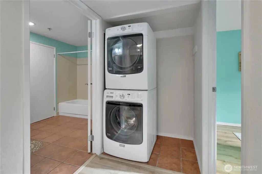 25035 98th Place S Kent WA 98030