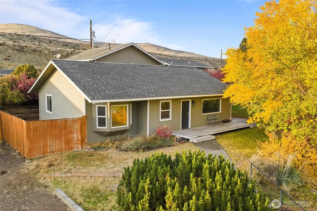 1411 D Street SW Ephrata WA 98823