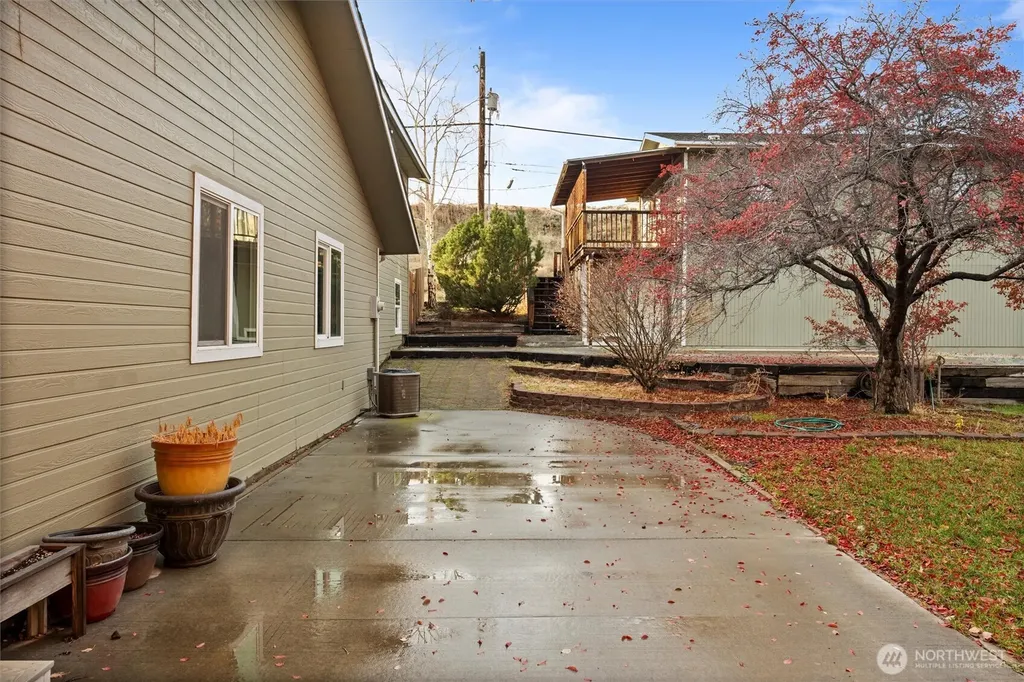 1411 D Street SW Ephrata WA 98823