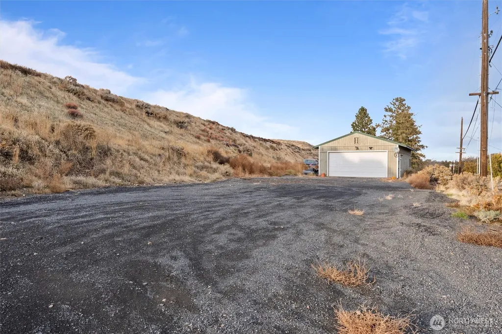 1411 D Street SW Ephrata WA 98823