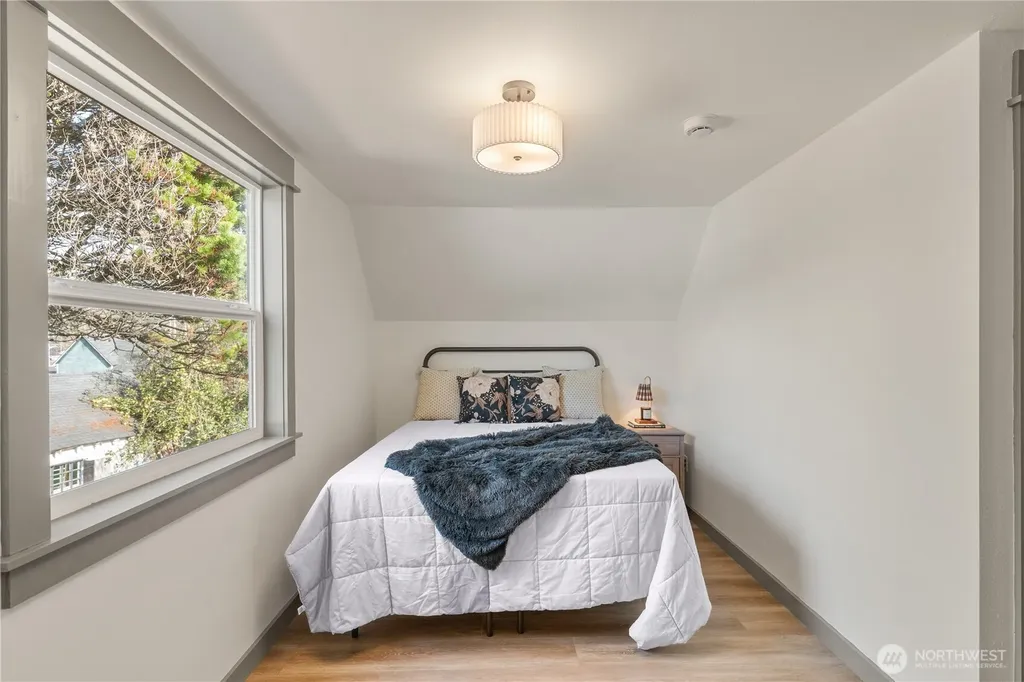 915 Eklund Avenue Hoquiam WA 98550