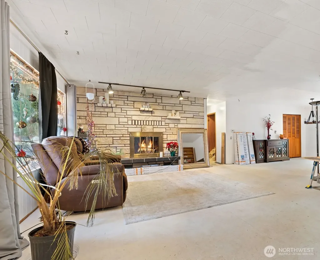 451 Elk Creek Chehalis WA 98532