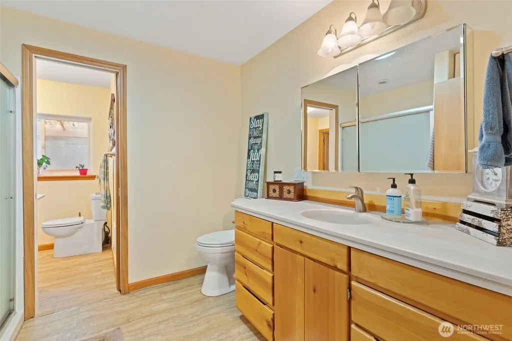 451 Elk Creek Chehalis WA 98532