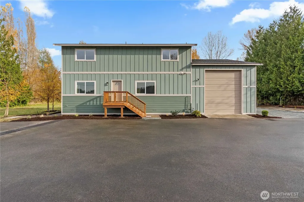 907 Orting Kapowsin Highway E Orting WA 98360