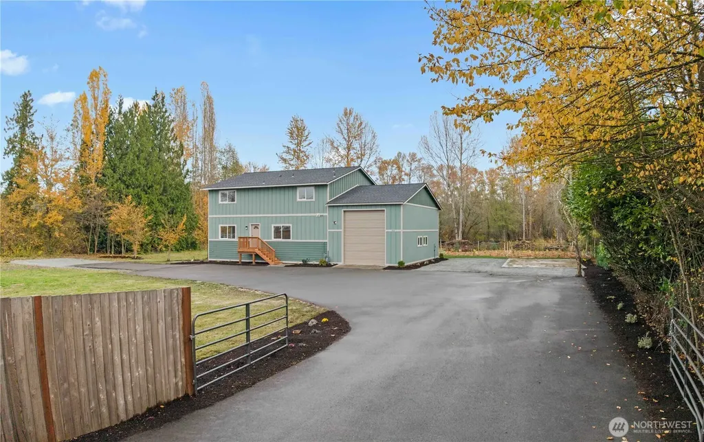 907 Orting Kapowsin Highway E Orting WA 98360