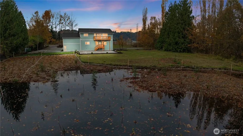 907 Orting Kapowsin Highway E Orting WA 98360