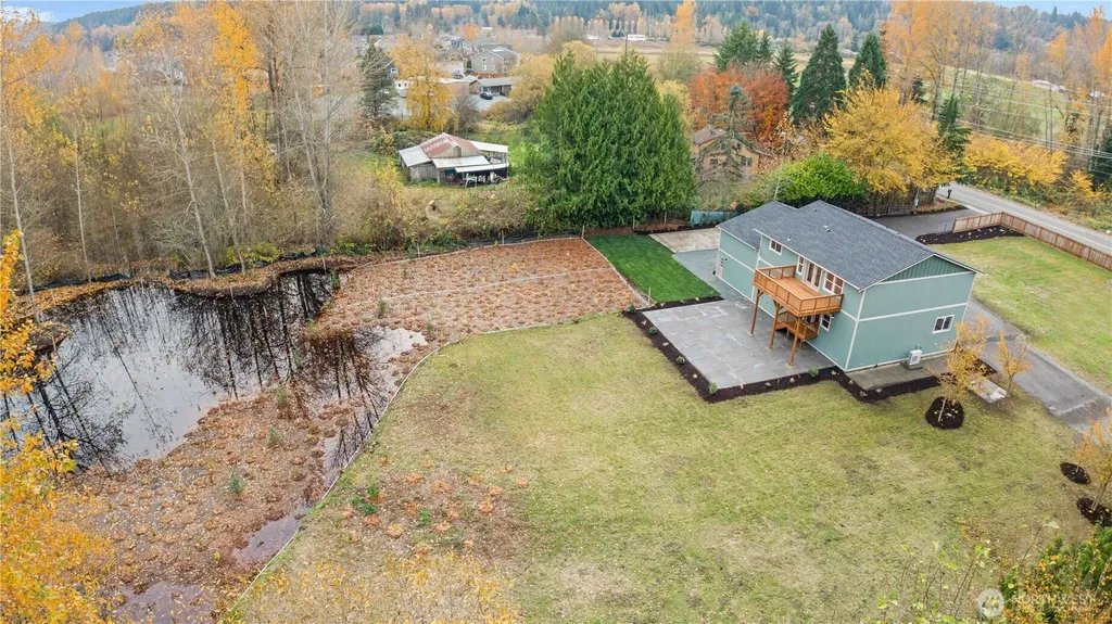 907 Orting Kapowsin Highway E Orting WA 98360
