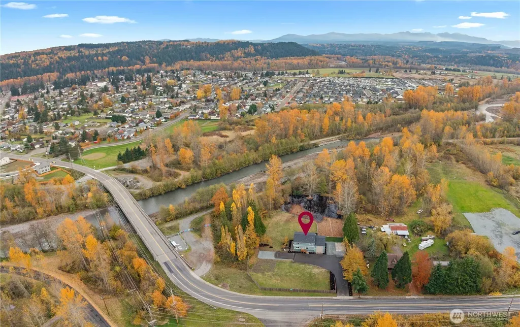907 Orting Kapowsin Highway E Orting WA 98360