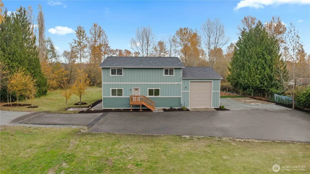 907 Orting Kapowsin Highway E Orting WA 98360