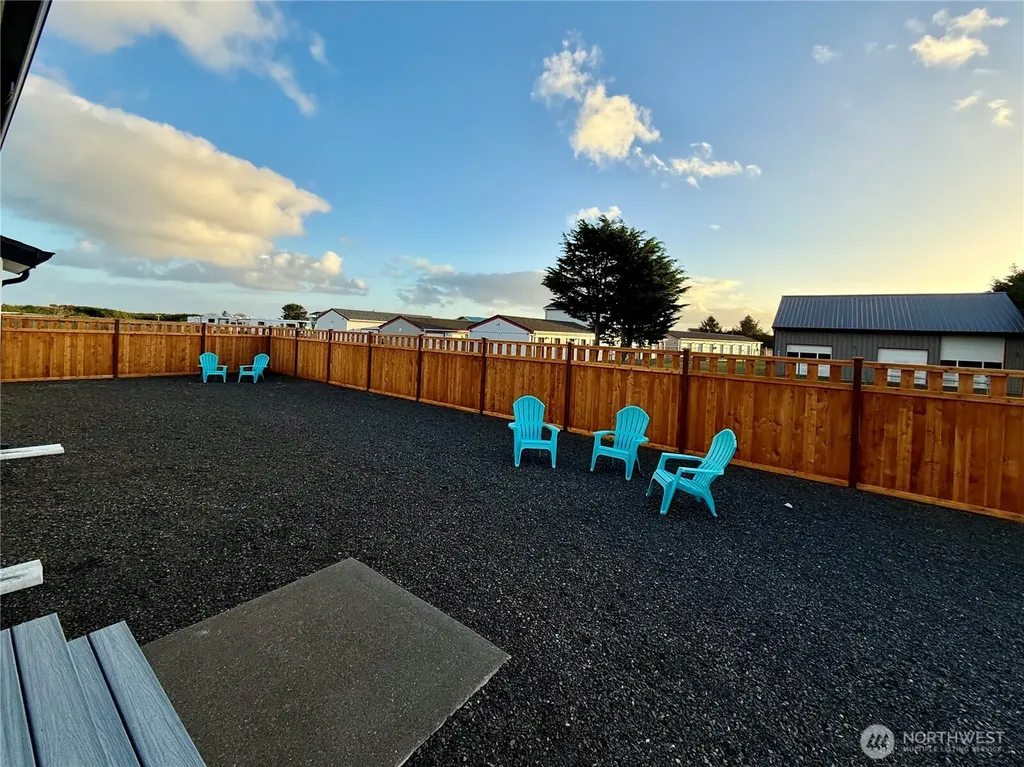 998 Alida Court SE Ocean Shores WA 98569