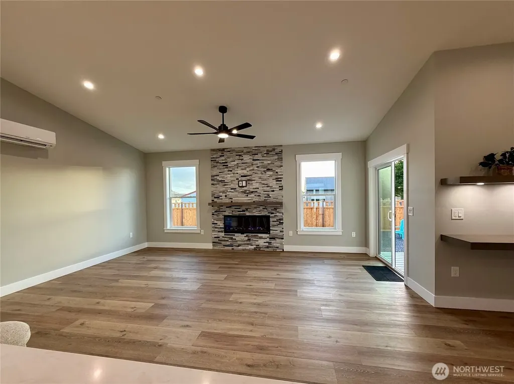 998 Alida Court SE Ocean Shores WA 98569