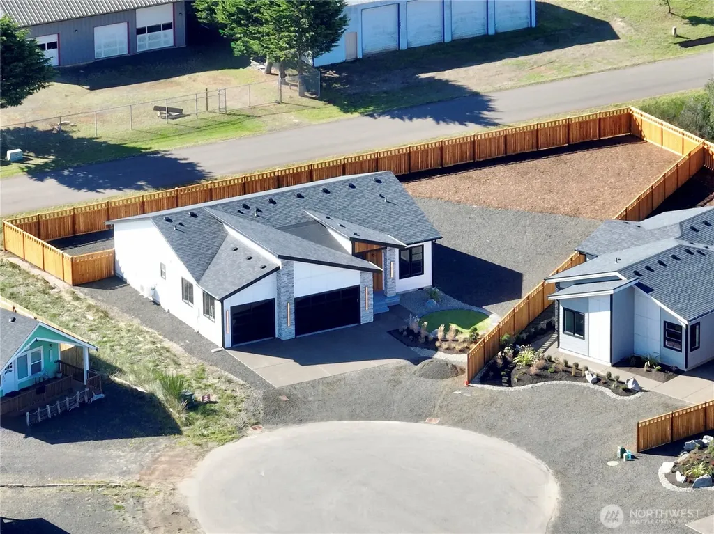 998 Alida Court SE Ocean Shores WA 98569