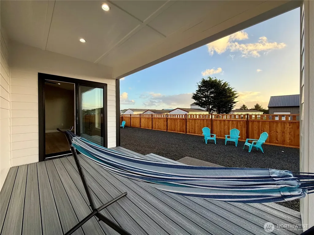 998 Alida Court SE Ocean Shores WA 98569