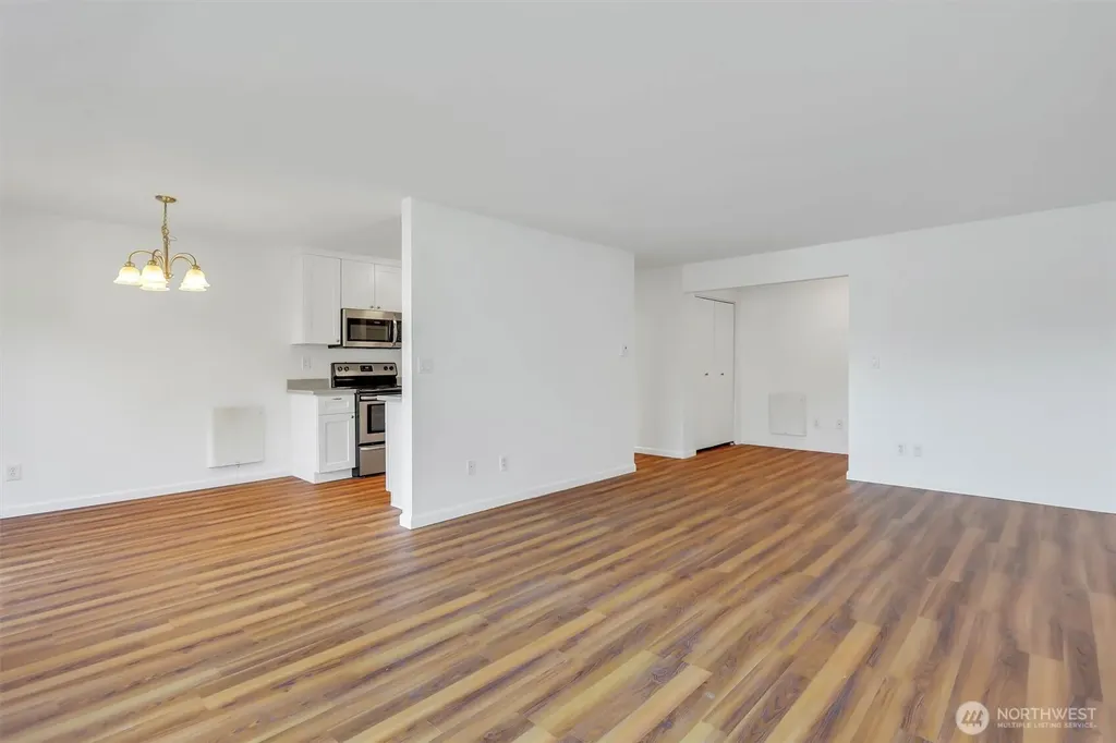 19414 Aurora Avenue N Shoreline WA 98133