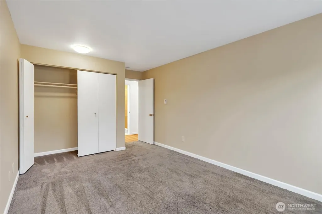 19414 Aurora Avenue N Shoreline WA 98133
