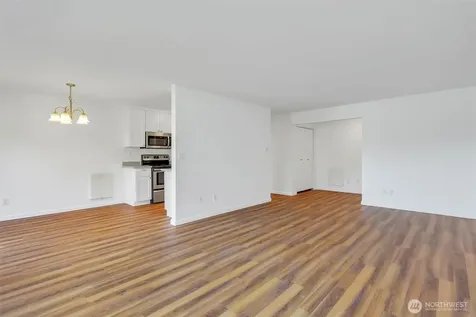 19414 Aurora Avenue N Shoreline WA 98133