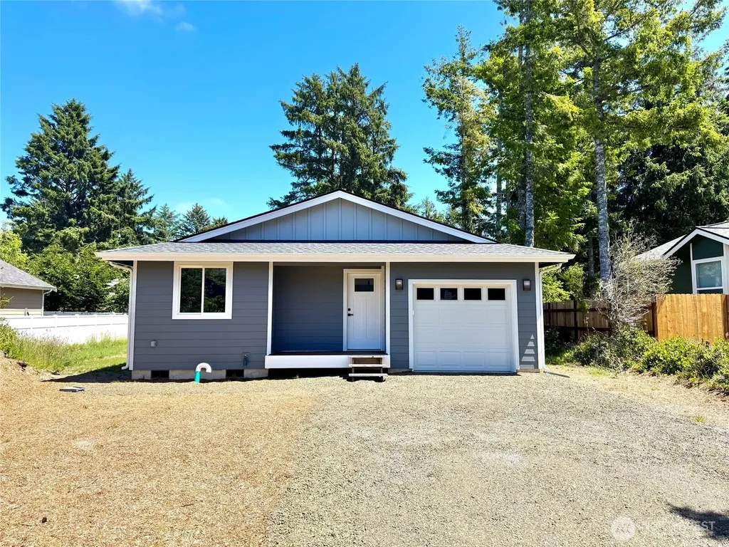 660 Itswoot Avenue SE Ocean Shores WA 98569