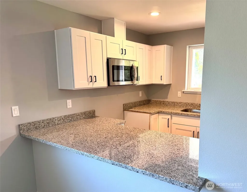 660 Itswoot Avenue SE Ocean Shores WA 98569