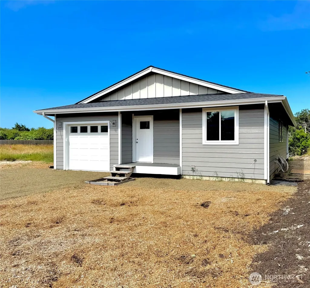 957 Cascade Avenue SW Ocean Shores WA 98569
