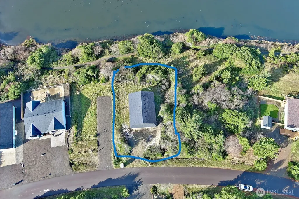 957 Cascade Avenue SW Ocean Shores WA 98569