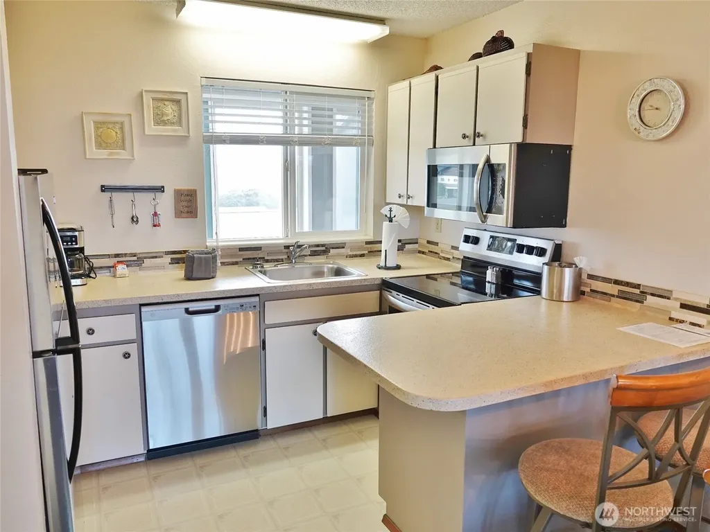 643 Ocean Shores Boulevard NW Ocean Shores WA 98569