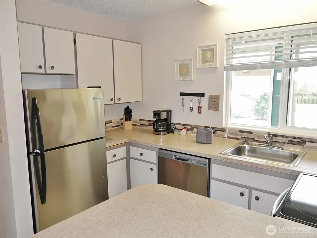 643 Ocean Shores Boulevard NW Ocean Shores WA 98569