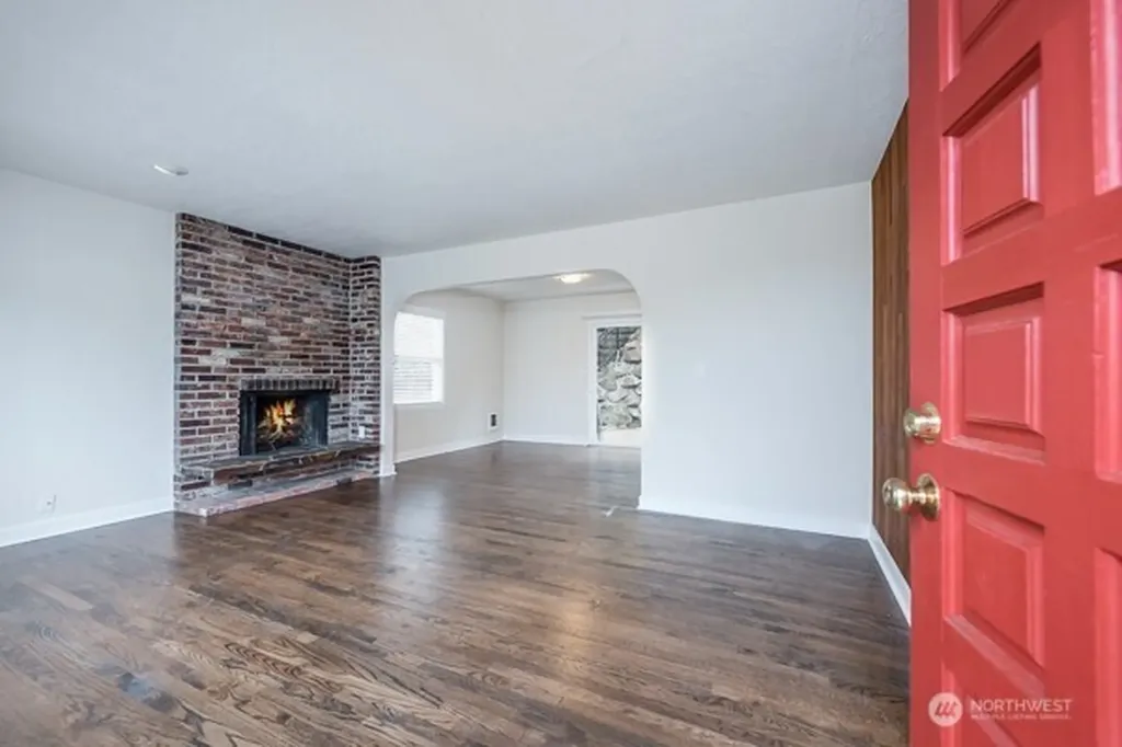 1809 5th Avenue N Seattle WA 98109